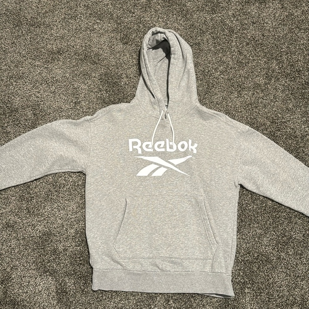 Reebok sweatshirt size medium